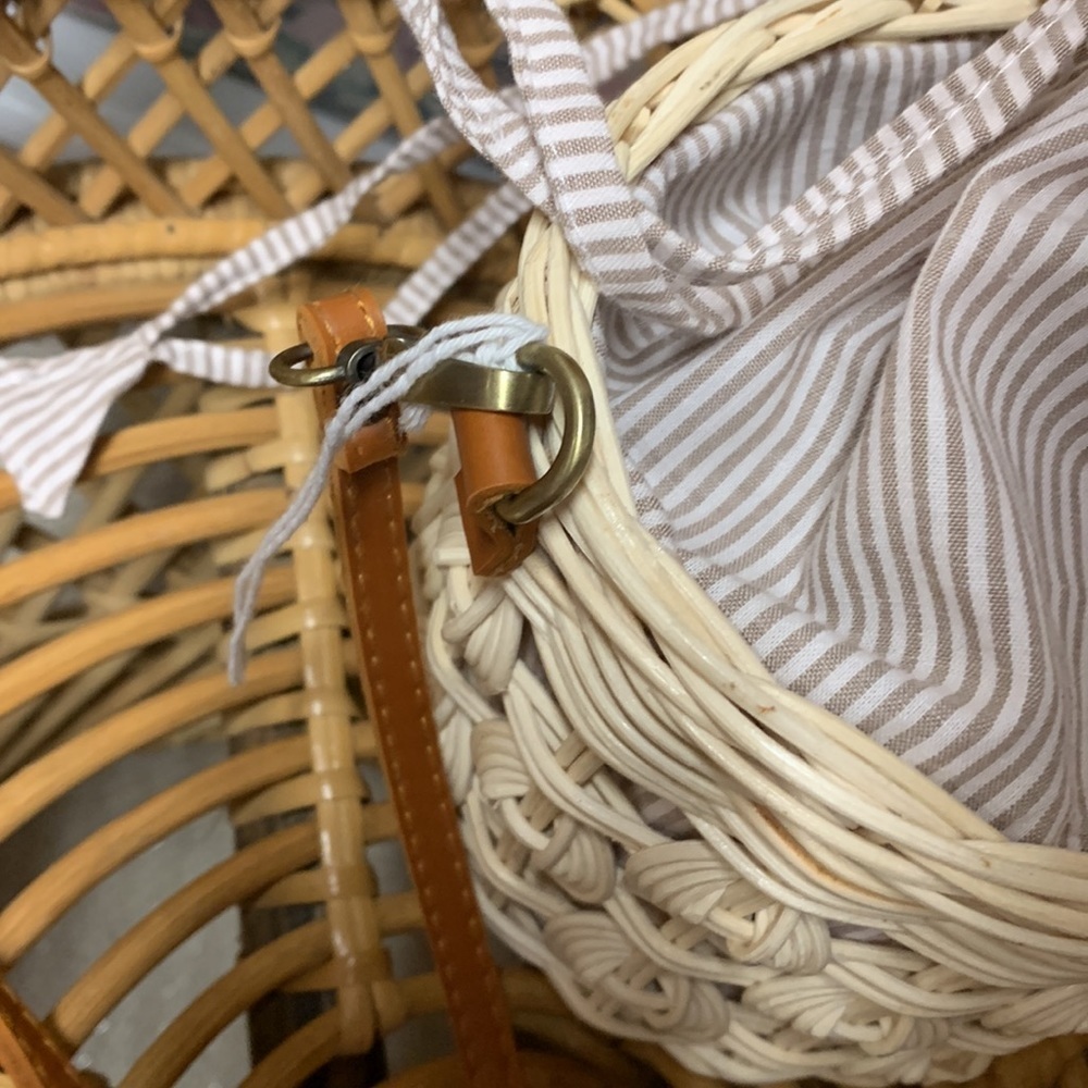 Anthropologie lined peekaboo bucket purse new without tags - Picture 9 of 10